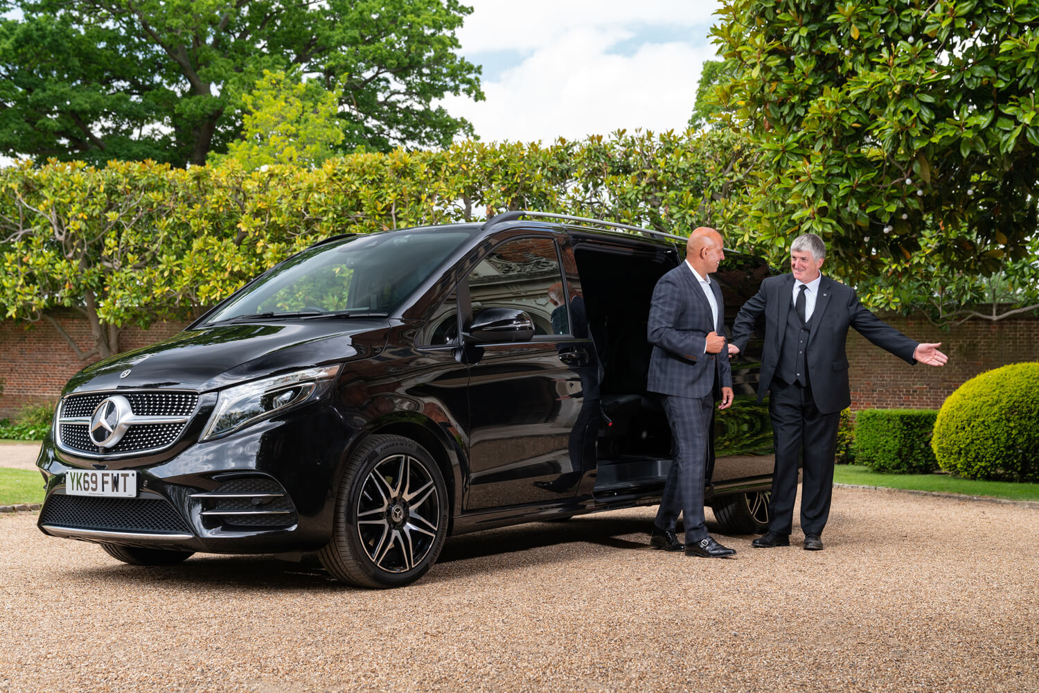 Executive Mpv hire with driver